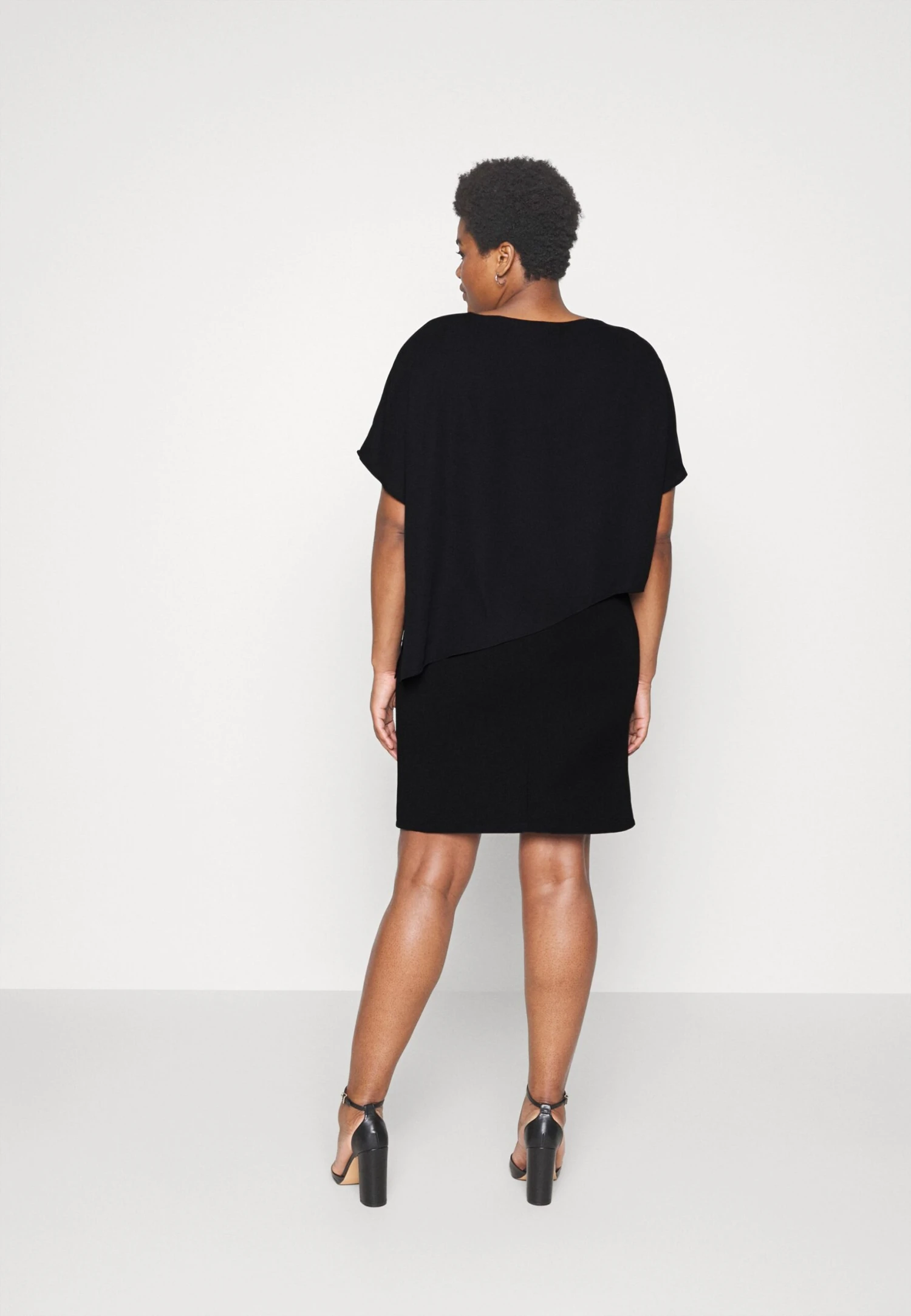 Cocktailkjole - Black 5 Cocktailkjole - Black - Bilde 3