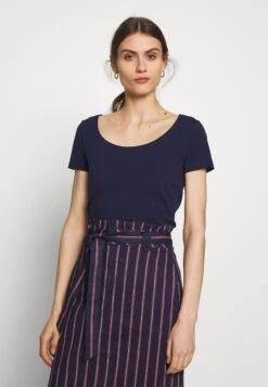 Anna Field 3 Pack - T-Shirts - White/Navy/Light Grey Melange 14 Anna Field 3 Pack - T-Shirts - White/Navy/Light Grey Melange -Anna Field 1fe988c01e2941f88bdd3fdedbbc9f6e