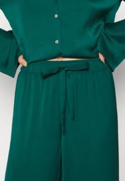 Anna Field Gift Box Pj Set - Pyjamas - Green -Anna Field 35d35f7997c542cdb227b47a977b272d