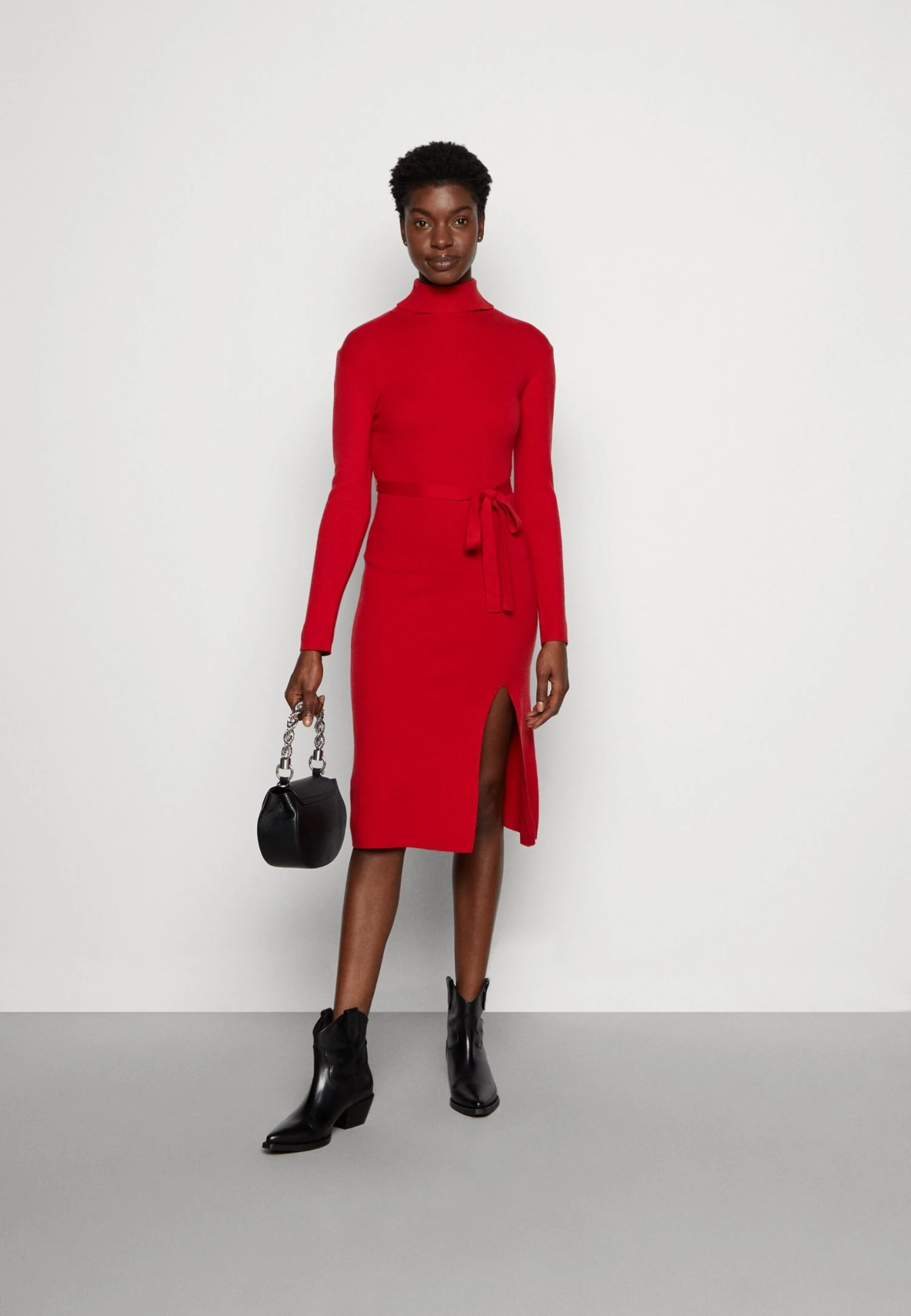 Anna Field Rollkragen Ripp Mini Strickkleid Mit Gürtel - Strikket Kjole - Red 4 Anna Field Rollkragen Ripp Mini Strickkleid Mit Gürtel - Strikket Kjole - Red - Bilde 2