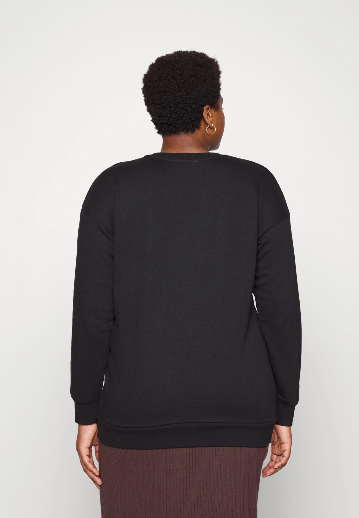 Cut Out Neck Fit - Sweatshirt -Black 5 Cut Out Neck Fit - Sweatshirt -Black - Bilde 3