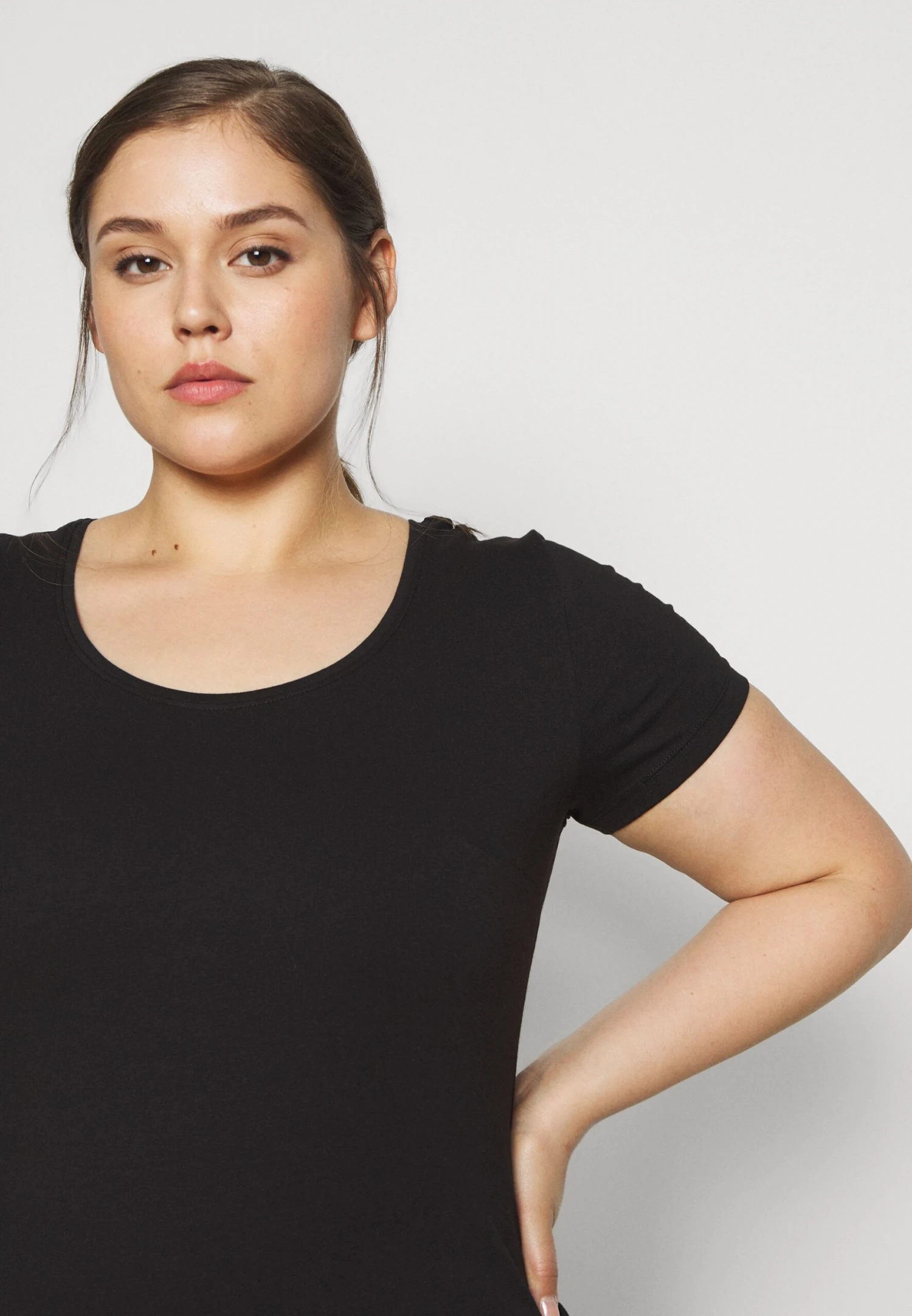 3Er Pack- T-Shirts - White/Black/Dark Grey 8 3Er Pack- T-Shirts - White/Black/Dark Grey - Bilde 6