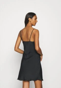 Anna Field Hammered Satin Nightie - Nattskjorte - Black -Anna Field 582eef8b55cc48b49fe9b0e88e2892d9