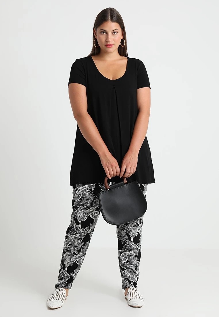 T-Shirts - Black/Black 4 T-Shirts - Black/Black - Bilde 2