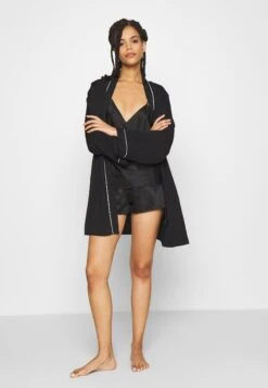 Anna Field Simple Satin Short Set - Pyjamas - Black 10 Anna Field Simple Satin Short Set - Pyjamas - Black -Anna Field 67e7a394d77045dd8ccc2b05fffd7a44