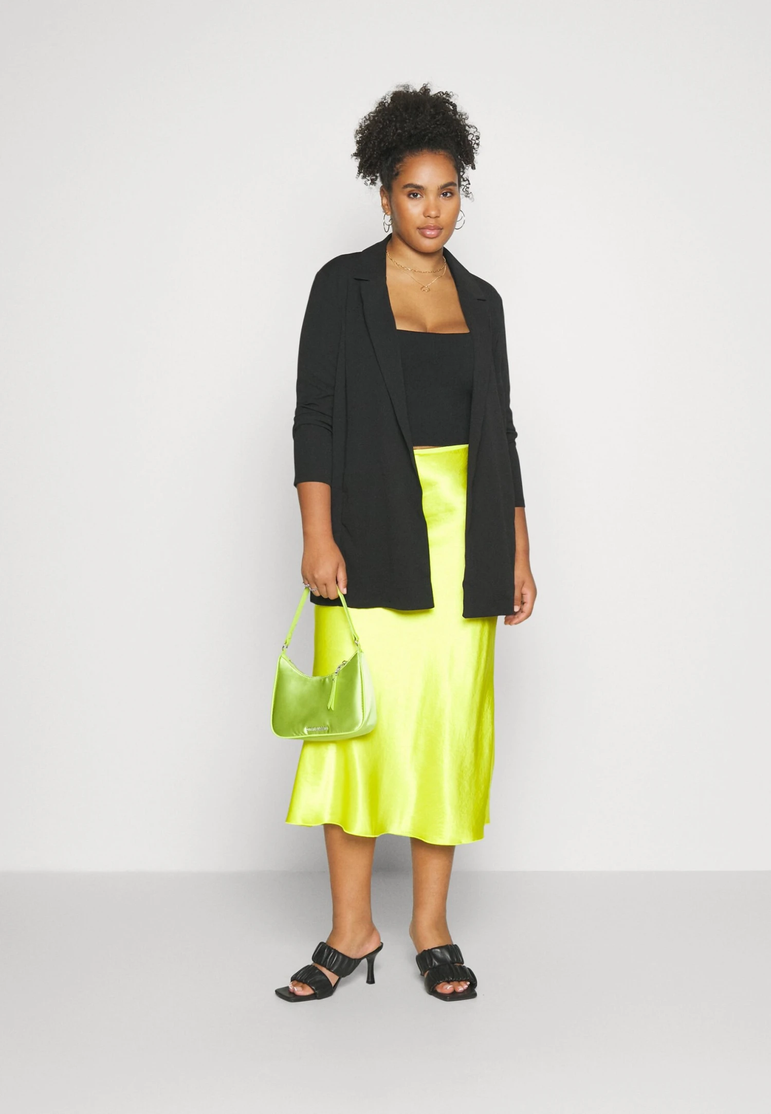 Kort Kåpe / Frakk - Black 4 Kort Kåpe / Frakk - Black - Bilde 2