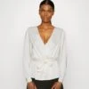 Anna Field Bluse - Off-White -Anna Field 80d7c3c253a9489aabfcafd0be5bb9c4