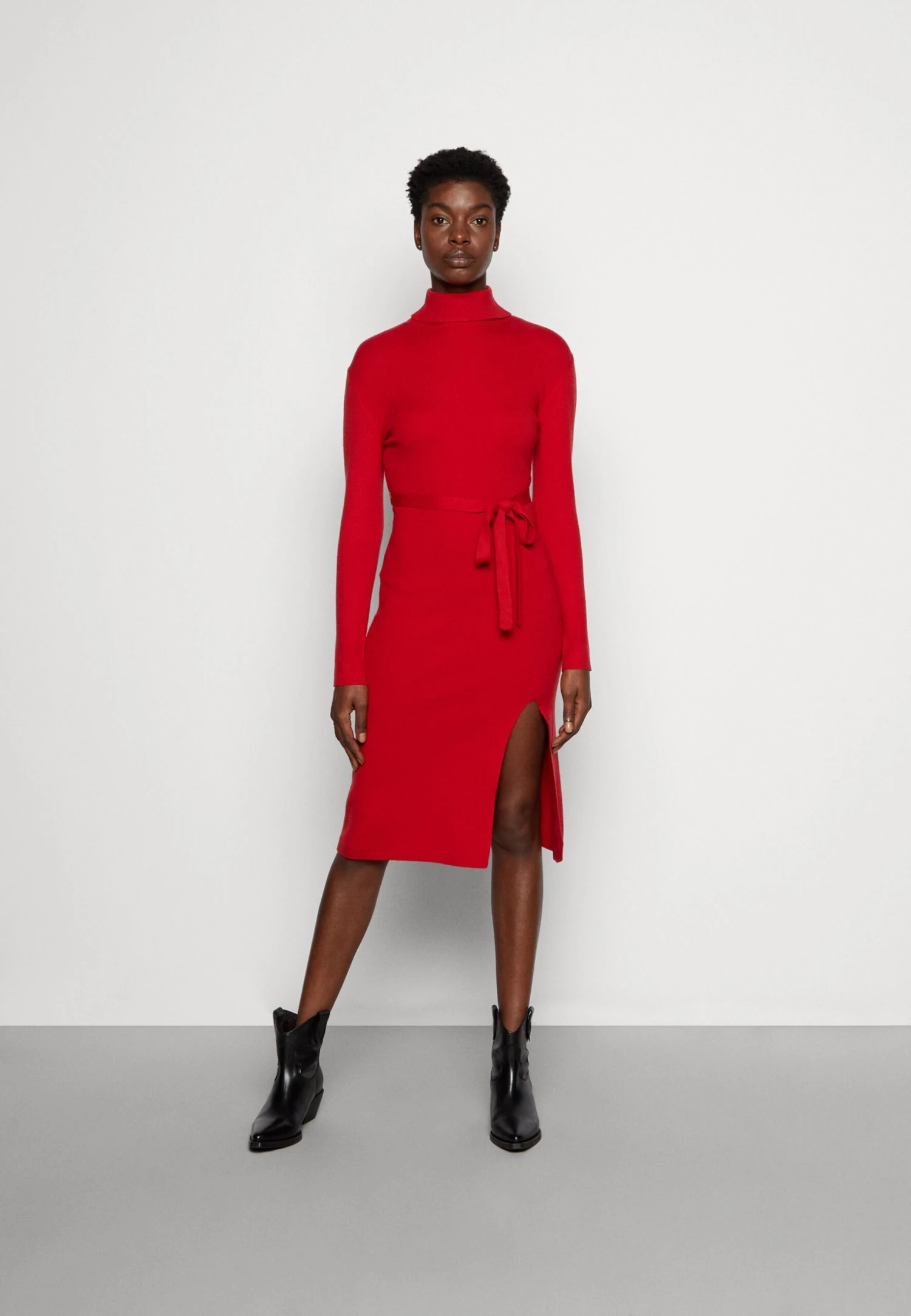 Anna Field Rollkragen Ripp Mini Strickkleid Mit Gürtel - Strikket Kjole - Red 3 Anna Field Rollkragen Ripp Mini Strickkleid Mit Gürtel - Strikket Kjole - Red