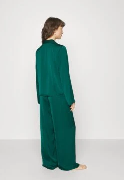 Anna Field Gift Box Pj Set - Pyjamas - Green -Anna Field a667a230e1e0450db65306711a2d6272