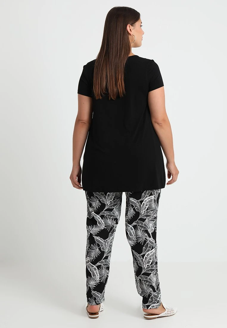 T-Shirts - Black/Black 5 T-Shirts - Black/Black - Bilde 3