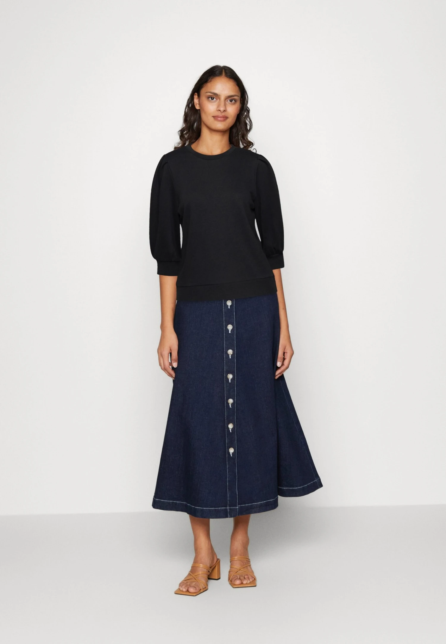 Anna Field Sweatshirt - Black 4 Anna Field Sweatshirt - Black - Bilde 2