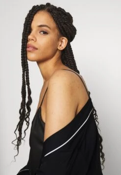 Anna Field Amanda Satin Dressing Gown - Badekåpe - Black 13 Anna Field Amanda Satin Dressing Gown - Badekåpe - Black -Anna Field eed1478cfddd45b9a2232895a3abc79a