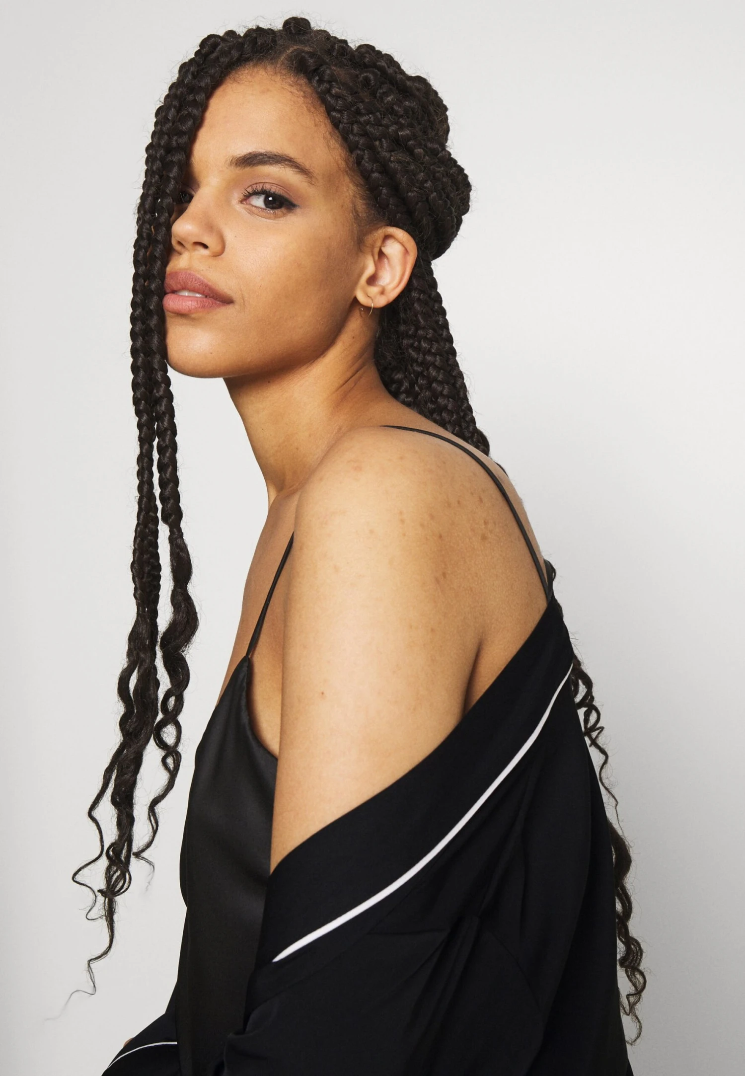 Anna Field Amanda Satin Dressing Gown - Badekåpe - Black 6 Anna Field Amanda Satin Dressing Gown - Badekåpe - Black - Bilde 4