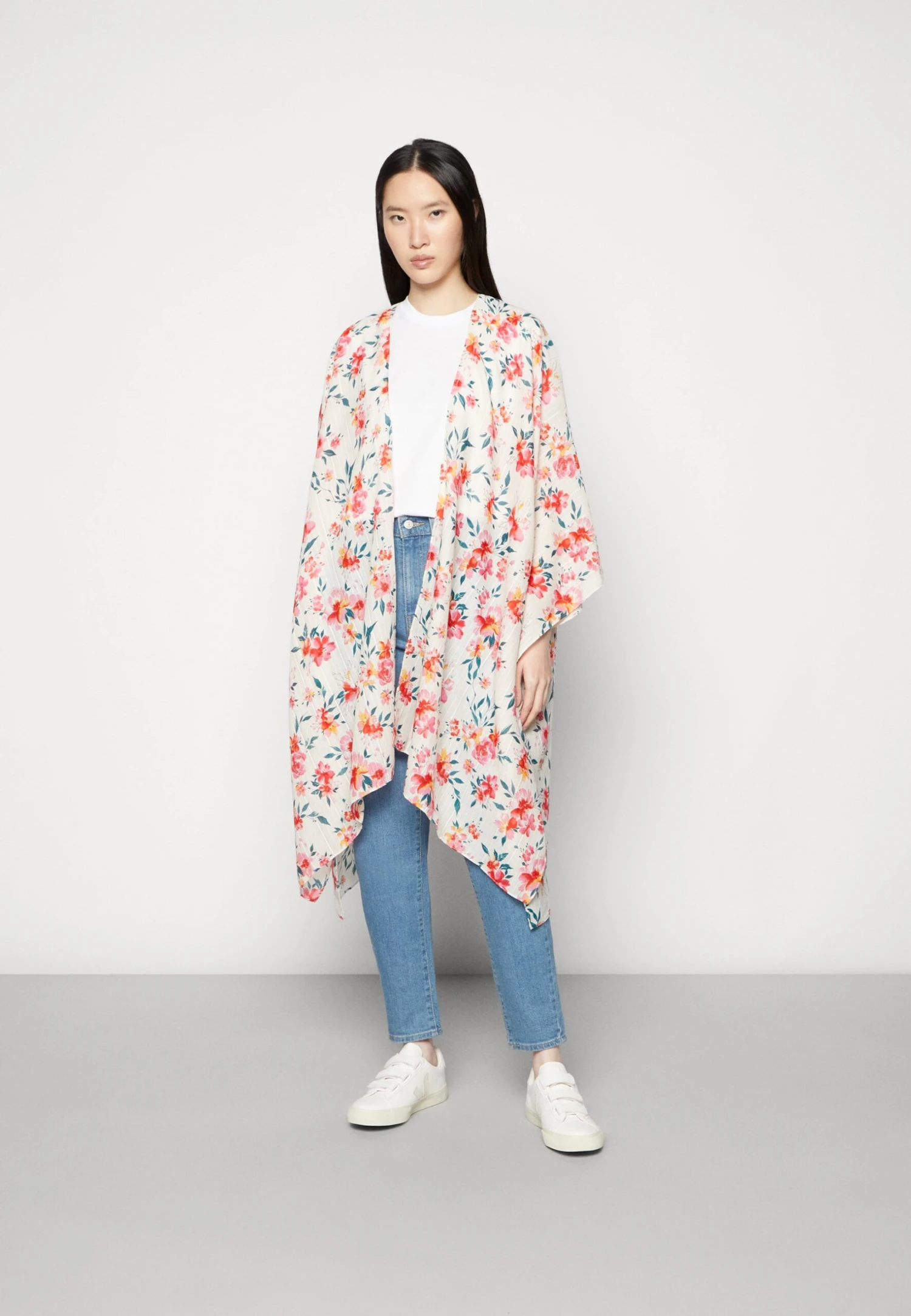 Anna Field Cape - Red 3 Anna Field Cape - Red