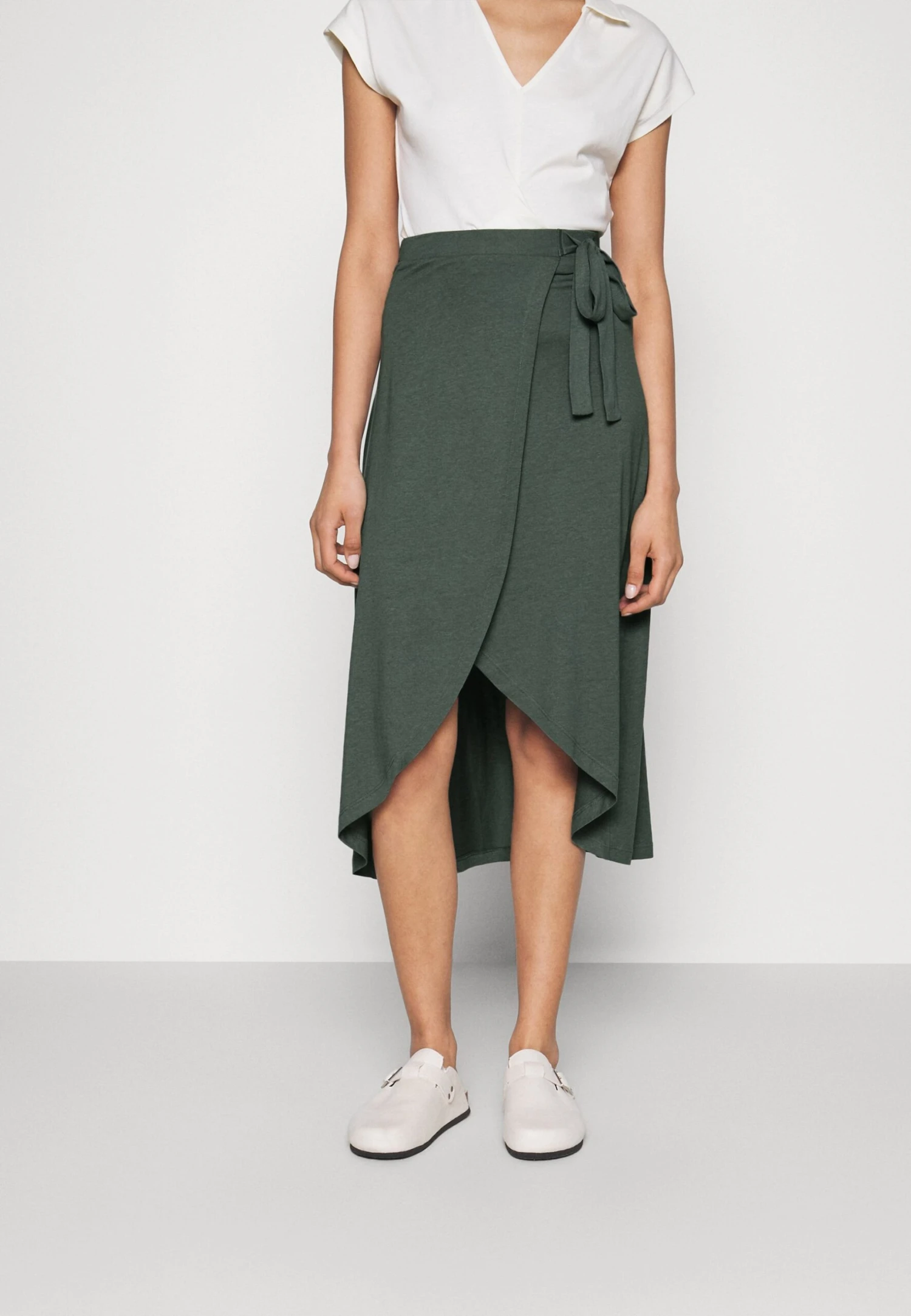 Anna Field Basic Wrap Over Midi Skirt- A-Line Skjørt - Light Green 3 Anna Field Basic Wrap Over Midi Skirt- A-Line Skjørt - Light Green